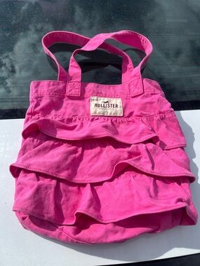Hollister Fuchsia Ruffle Tote